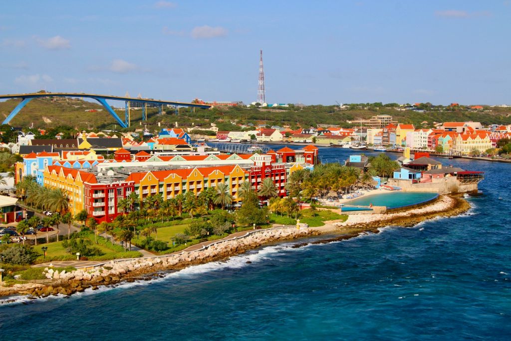 Willemstad harbour, Curaçao — colourful Dutch colonial waterfront